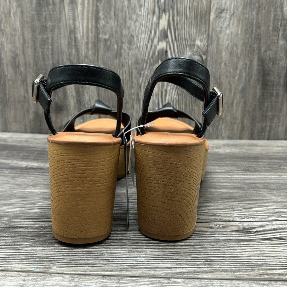 Women's Valerie Platform Heels - Universal Thread - Picture 6 of 8